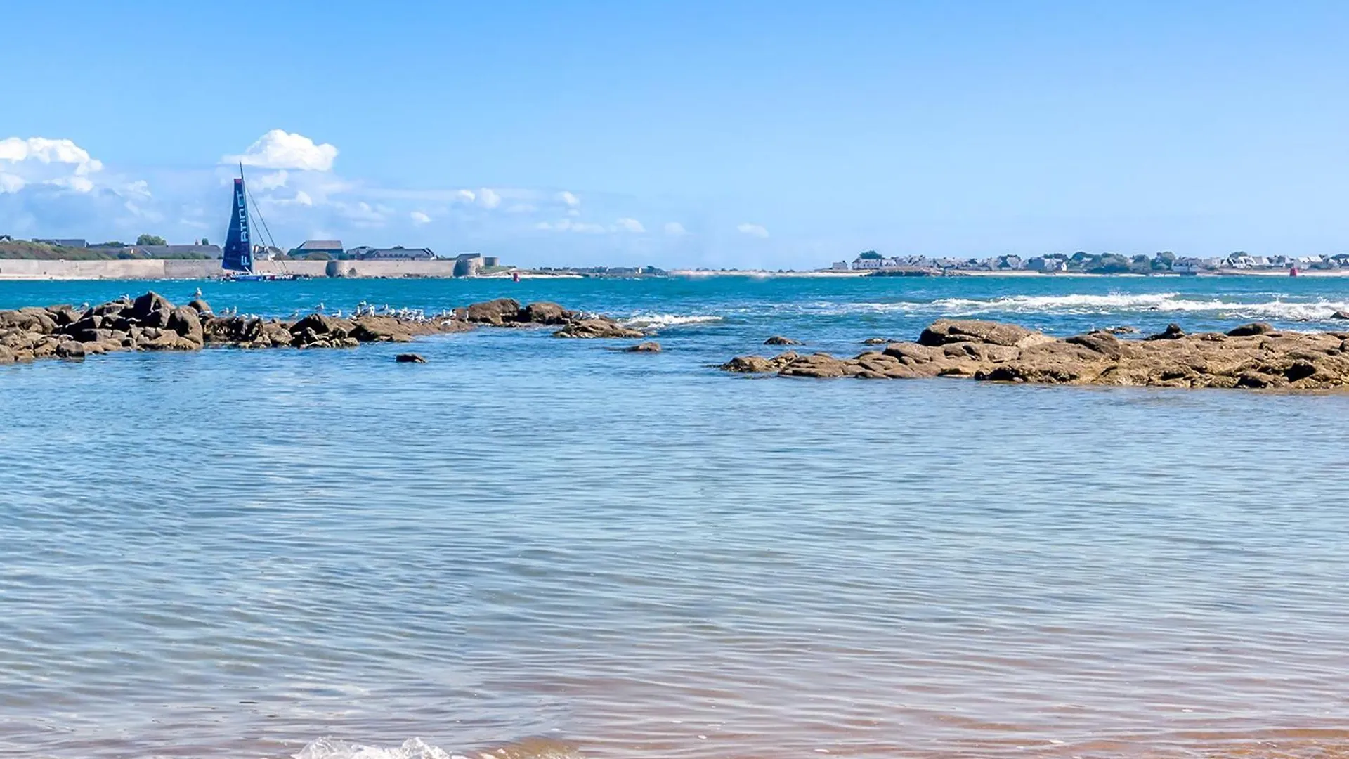 Larmor-Plage : T2 En Residence De Standing Avec Terrasse Et Parking, A Deux Pas De La Plage Et Des Commerces - Fr-1-349-182 France